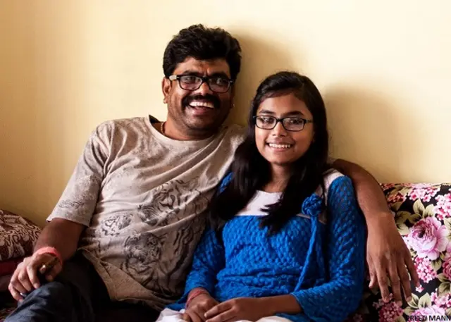 भज्जू श्याम अपनी बेटी के साथ