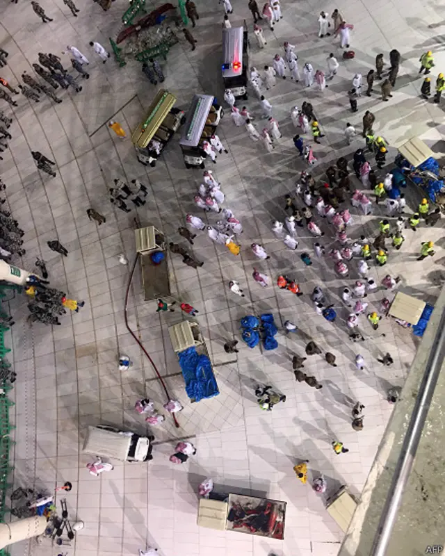 سعودی حکام کا کہنا ہے کہ ہلاکتوں میں اضافے کا خدشہ ہے کیونکہ جس وقت حادثہ پیش آیا مسجد الحرام نمازیوں سے بھری ہوئی تھی۔