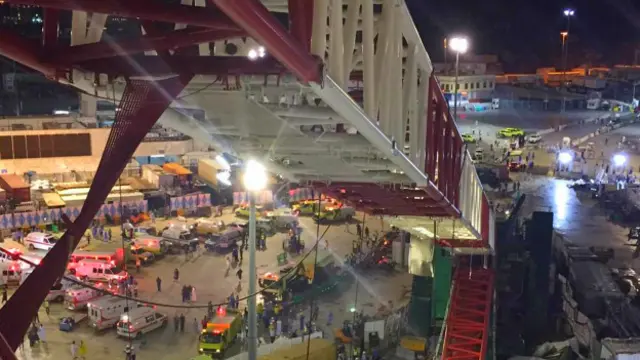 Обрушившийся кран