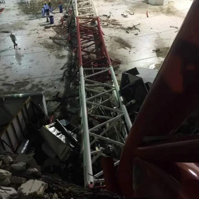 پر ټویټر ځینې انځورونه خپاره شوي، چې د مسجد الحرام د ننه ګڼ مړي، ټپیان او وینې پکې لیدل کېږي.