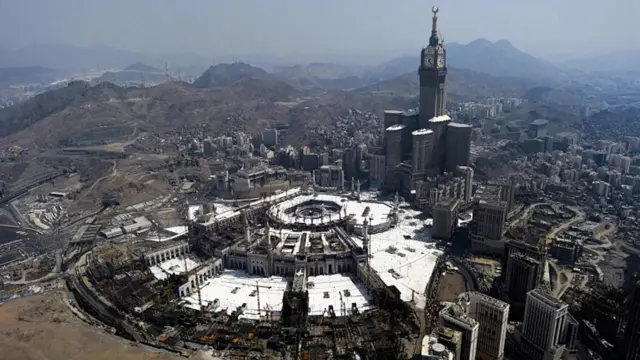 سعودي عربستان کې چارواکي اوسمهال د حج مراسمو لپاره چمتووالی نیسي.