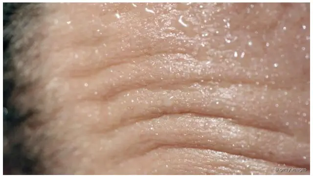 Chỉ việc nhìn thấy người khác đổ mồ hôi cũng tác động đến cảm xúc