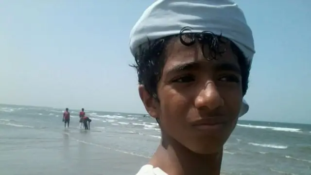 احمد البینه ۱۳ ساله در جریان بمباران هوایی عربستان به کارخانه ای در شمال غرب یمن کشته شد