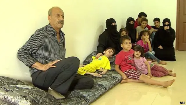 يبلغ عدد أسرة غنوم 19 شخصا