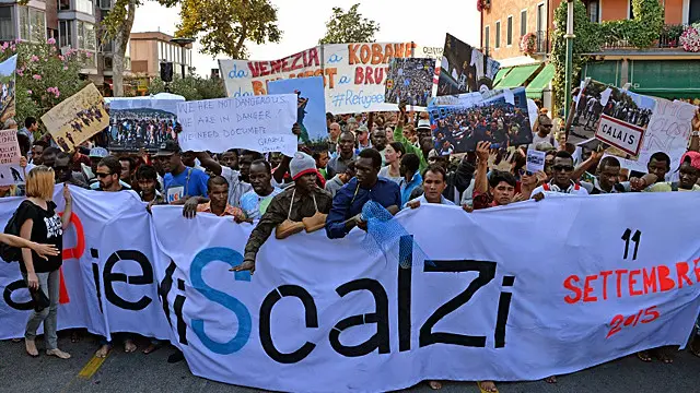 یورپ کے مختلف شہروں میں مظاہرے ہوئے جن میں دسیوں ہزار لوگوں نے شرکت کی