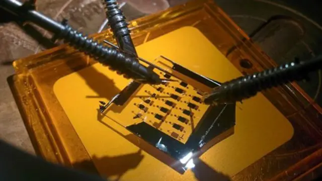 Полевой транзистор