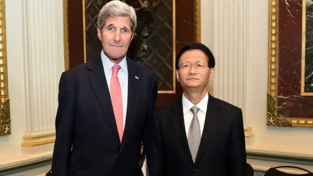 孟建柱(右)在华盛顿会见克里(左)(新华社图片11/9/2015)