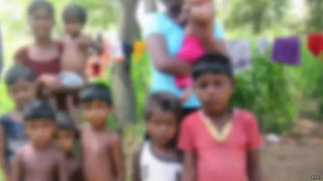 'මෙතන පොඩි ළමයිම විස්සක් විතර ඉන්නව. ඒ උනාට මෙයාල ඉස්කෝලෙ යන්නෙ නෑ. මෙයාලට උප්පැන්න සහතික මොකුත් නෑ'