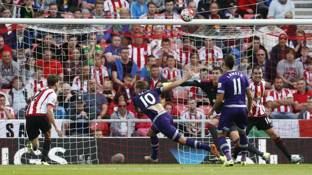 Sunderland melawan Tottenham
