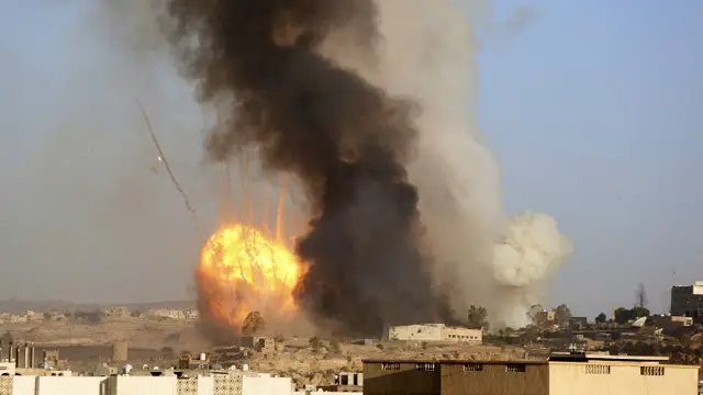 پیش از این نیز سفارت ایران در صنعا بر اثر اصابت راکت در اطرافش آسیب دیده بود