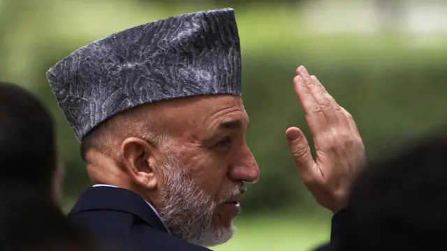 راوروسته کلونو کې د قره قل خولۍ دود کم رنګه شو خو هغه مهال چې تېر ولسمشر حامد کرزی واک ته ورسید او قره قلي یې پر سر کړه، دا دود یې یو څه را ژوندی کړ.