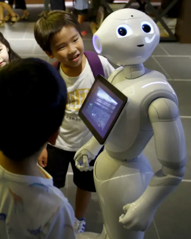 El robot humanoide Pepper puede reconocer las expresiones faciales