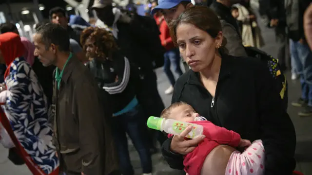 Мигранты на вокзале в Австрии