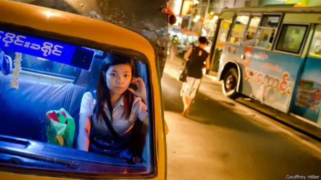 د رنګون ټیکسي ګاډی.