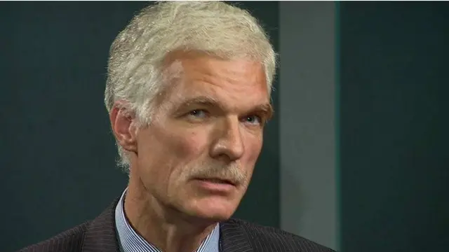 Андреас Шлейхер предостерегает, что компьютеры могут отвлекать учеников от учебы и приучать их к поиску готовых ответов в интернете