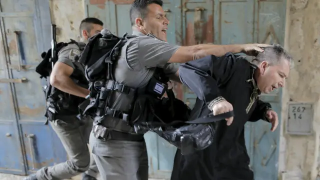 اقوام متحدہ کے خصوصی ایلچی نیکولے ملیڈینوو نے خبردار کیا ہے کہ یروشلم میں بدامنی ’اس کی دیواروں سے باہر تشدد کو بھڑکا سکتی ہے‘