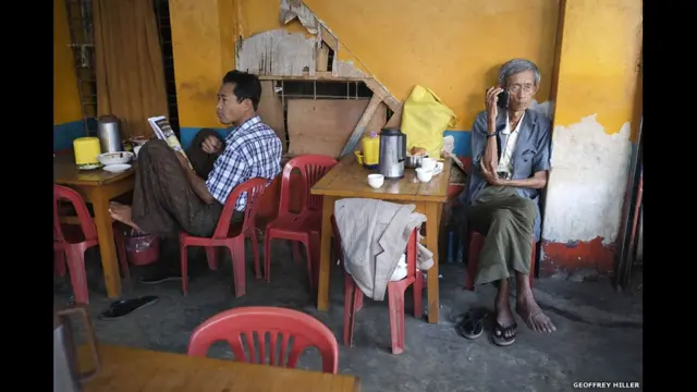 Warung teh di Yangon, 2013