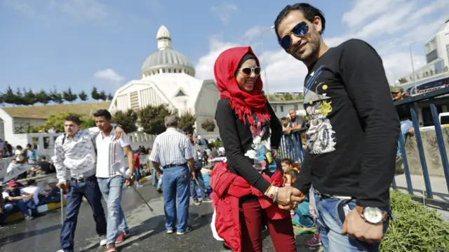 Мігранти йдуть через Європу