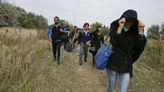 Мігранти йдуть через Європу