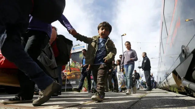 Мігранти йдуть через Європу