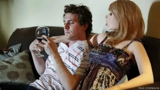 تسعى ريتشاردسون، خبيرة علم أخلاقيات الروبوت، لزيادة الوعي بهذه القضية وإقناع مطوري روبوتات الجنس بإعادة التفكير في كيفية استخدام هذه التكنولوجيا.