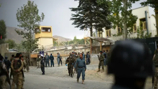 د برید پړه وسله والو طالبانو پرغاړه اخیستې او وايي چې د پغمان ولسوالۍ د امنیت آمر پکې وژل شوی.