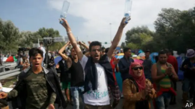 Y reforzó el paso junto a Rozske, al sur de Budapest.