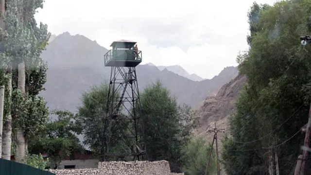 تاجیکستان با افغانستان نزدیک به یک هزارو چهارصد کیلومتر مرز مشترک دارد که برخی از نقاط آن رخنه پذیر است