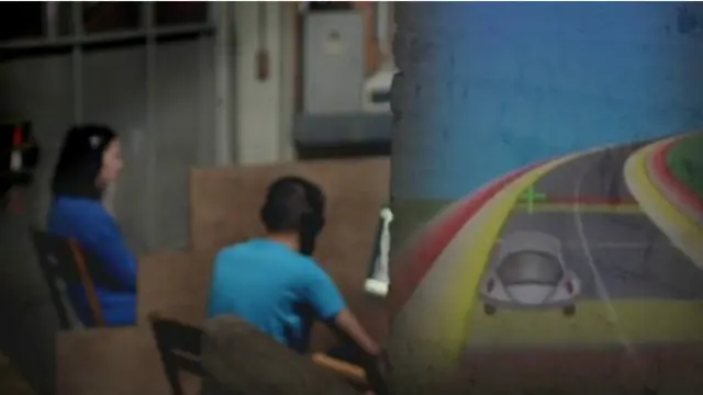  نیورو ریسر کھیلنے والوں کو ایک گاڑی پر نظر رکھنے کے علاوہ دیگر امور سرانجام دینے تھے 