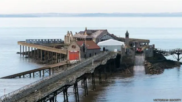 बर्नबेक पायर.