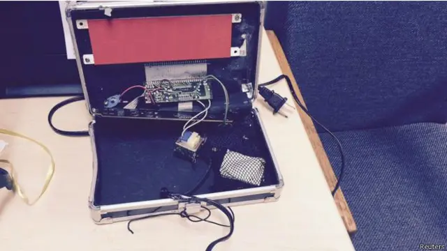 अहमद मोहम्मद की बनाई घड़ी जिसे उनके अध्यपकों ने बम समझ लिया.