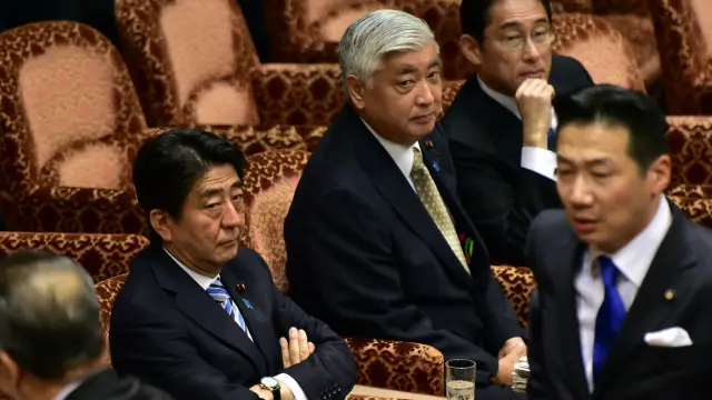 Thủ tướng Shinzo Abe muốn thay đổi hiến pháp để quân đội đóng vai trò lớn hơn ở nước ngoài