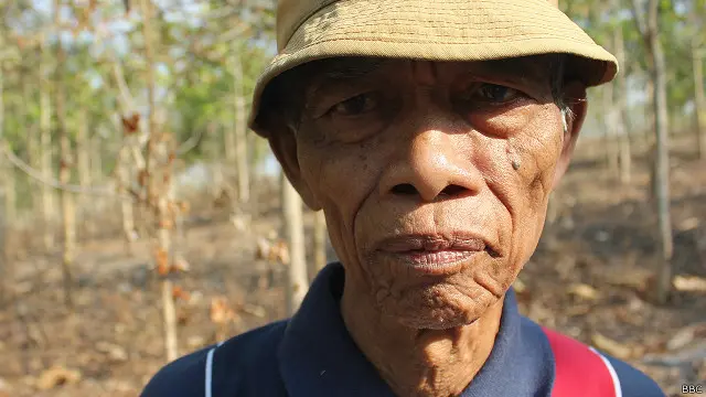 Radimin mengaku dipaksa untuk menyaksikan dari jarak dekat pembantaian 25 orang yang dituduh simpatisan PKI. "Saya nggak boleh jauh-jauh," kata pria berusia 80 tahun ini.