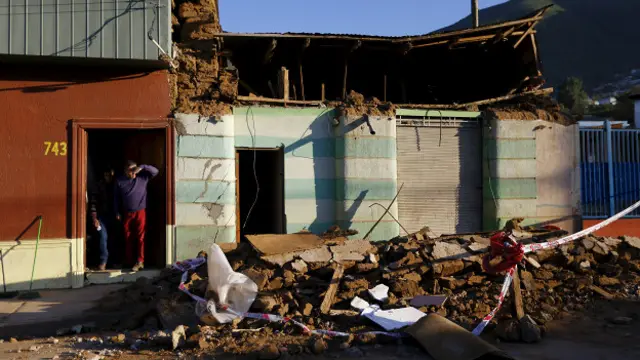 El terremoto golpeó al país en vísperas de las fiestas patrias, cuando miles de chilenos suelen viajar a la costa y otras zonas turísticas,