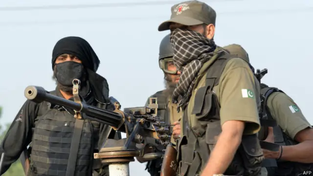 کیمپ کو کئی گھنٹے جاری رہنے والے آپریشن کے بعد محفوظ قرار دے دیا گیا