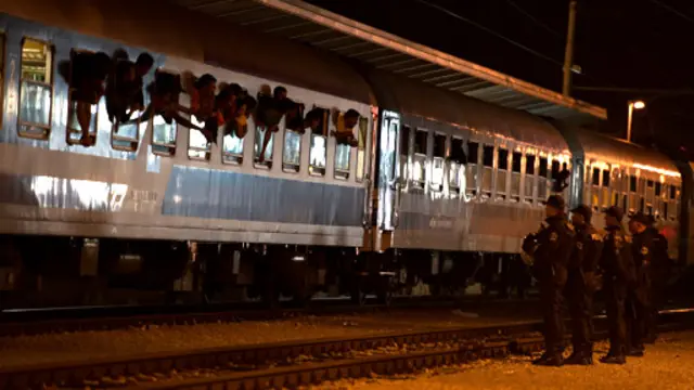 اسلوونی گفته است قطار حامل پناهجویان را به کرواسی باز میگرداند