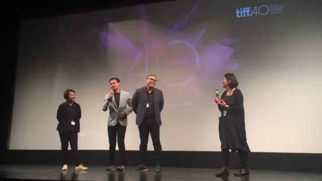 Joko Anwar brsama Cicco Jerikho dan Tia Hasibuan di panggung TIFF 2015, dipandu Giovanna Fulvi