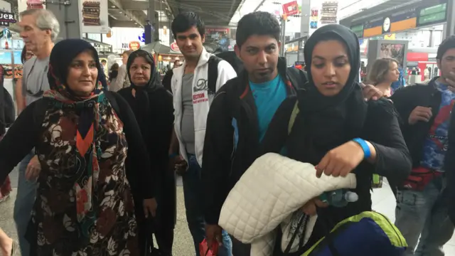 په طبیعي ډول، د ښځو او ماشومانو ستونزې ډېرې دي ځکه دوی د سړو په پرتله د سختو حالاتو پر وړاندې ډېر مقاومت نه شي کولی.