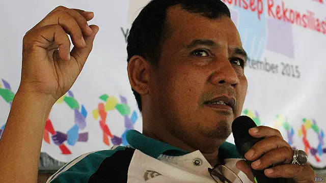 "Kami kemudian berpelukan, sambil bertangisan," ungkap Gagarisman setelah bertemu seseorang yang ikut menggali lubang untuk jasad ayahnya -yang dibunuh setelah G30S 1965.