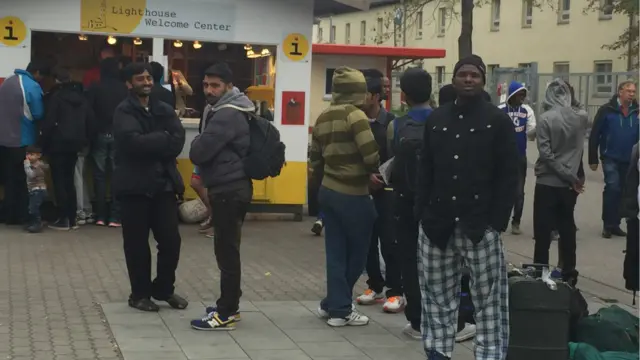 کډوال تر ډېره د جګړې له وېرې او اقتصادي ستونزو له کبله د سوریې، افغانستان او افریقا په څېر سیمو راغلي.