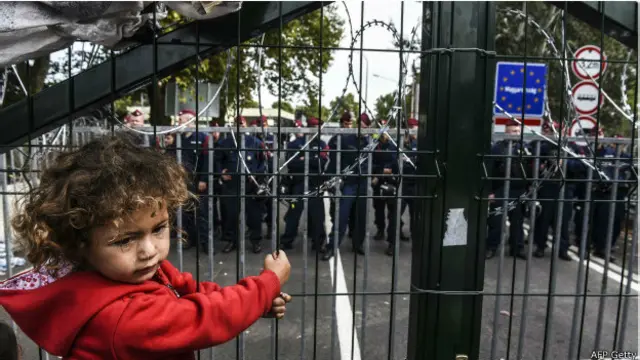 प्रवासी