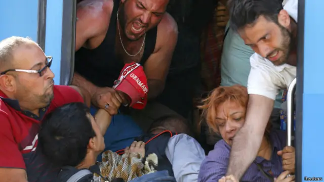 प्रवासी