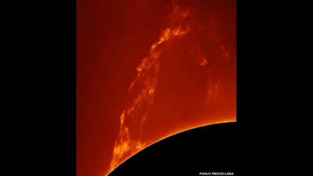 El jurado seleccionó a las fotos premiadas entre más de 2.700 imágenes enviadas por cerca de mil fotógrafos aficionados y profesionales de todo el mundo. Hay once categorías. Esta imagen de Paolo Porcellana obtuvo el primer premio en el rubro “Nuestro Sol”. 