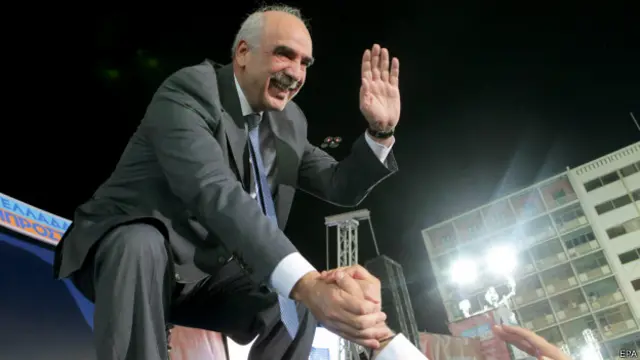 El líder de Nueva Democracia, Evangelos Meimarakis le ha tendido la mano a su principal contrincante, Tsipras.