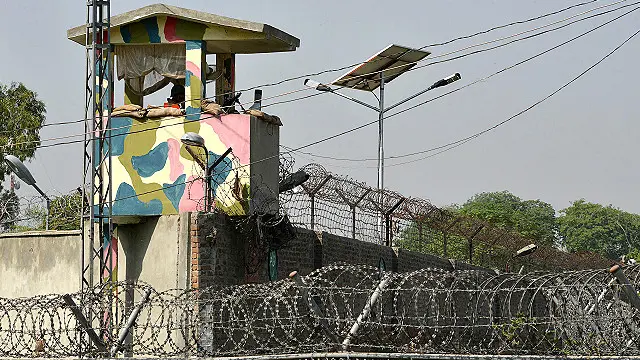 جمعے کو فضائیہ کے کیمپ پر حملے میں 13 حملہ آوروں سمیت کل 43 افراد ہلاک ہوئے تھے