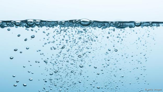 El agua con gas: es buena o mala para la salud