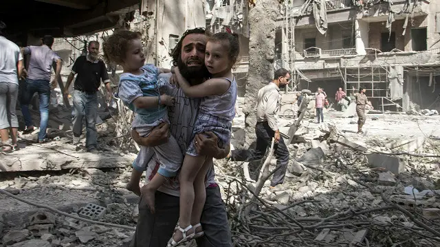 سازمان های مدافع حقوق بشر می گویند که بیشتر پناهجویان سوری از بمباران نیروهای دولتی می گریزند