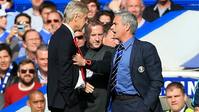 العلاقة متوترة بين فينغر ومورينيو