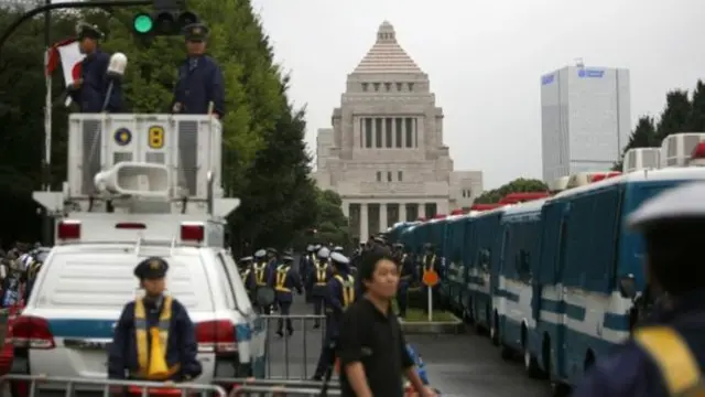 Улицы перед зданием парламента в Токио