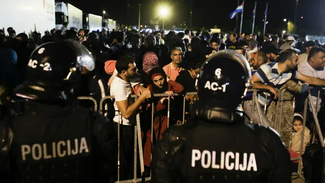 سلووینیا نے کروئیشیا کی سرحد کے ساتھ پولیس کی مزید نفری تعینات کر دی ہے